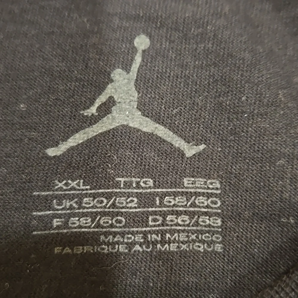 NIKE JORDAN 